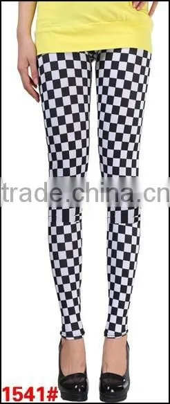 USA Trendy Square Rhombus Tartan Digital Print Leggings photo-3