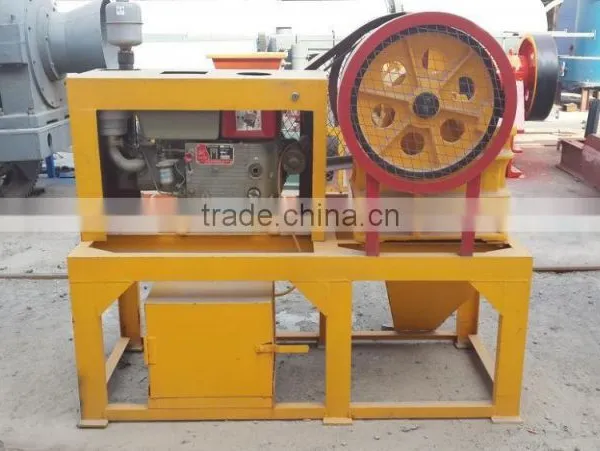 China Small Rock Diesel Engine Hot Sale Granite Mineral Jaw Crusher photo-2