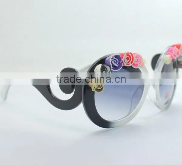 Women's Vintage Beach Style Round Frames UV400 Multi-color Rose Flower Sunglasses photo-2