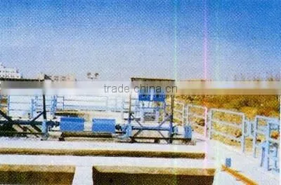 Arc bar screen decontamination machine