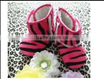 China Product and Low Price Wholesalesoft Sole Baby Shoes for 3mothes -15mothes Baby Kids on for Winter Warmer photo-5