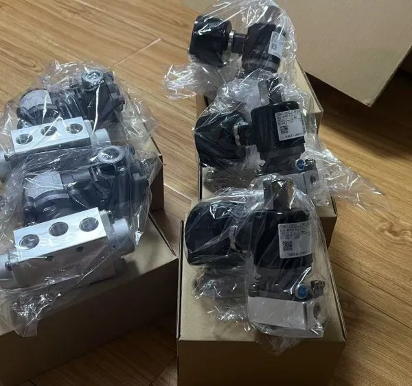 Kaneko Solenoid Valve 3 Way M00DU SERIES M00U-8-A12PG-01-TF photo-4