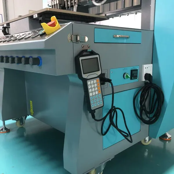 Jinyu 12 Color Automatic Pvc Rubber Patch Dispensing Machine photo-2