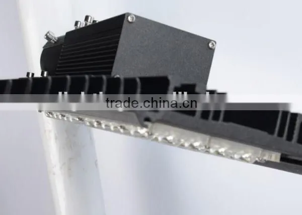 Auto-sensing Creative Design Outdoor Luminaires Street Led Lamp Supplier's Choice photo-3