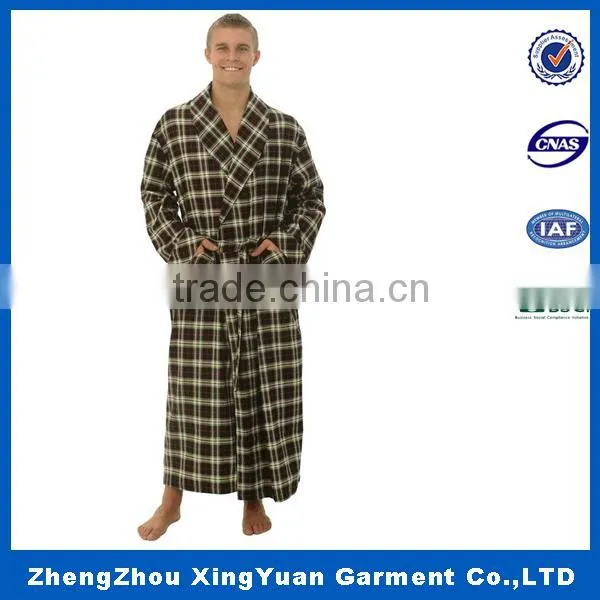 Factory Price 2015 Fashion Nightgown for Men 100% Polyester High Quality Coral Fleece Men Bathrobe Solid Color photo-3