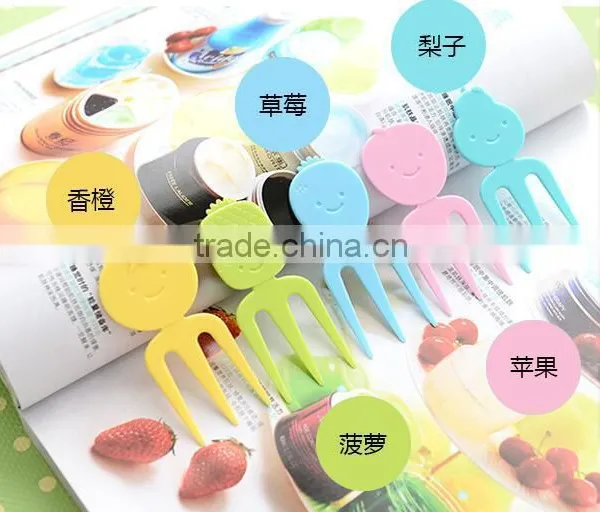 CY046 Apple Shape Plastic Fruit Forks Set With Stand Container Dessert Salad Forks for Kitchen Table Accessories photo-4
