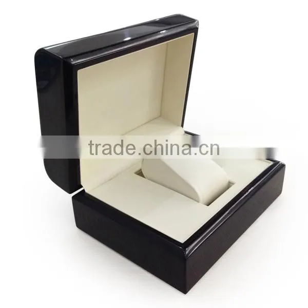 Premium Quality MDF Stoving Varnish Real Wooden Packaging Box photo-3