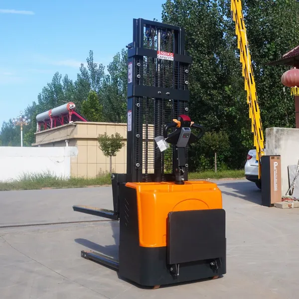Hot Selling 2500 kg Stacker Electric Forklift 4.5m Electric Stacker Product photo-2