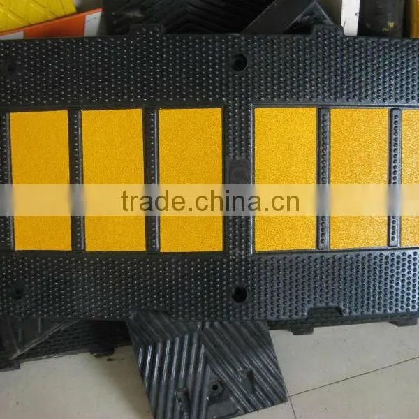 China Market Wholesale Safety Equipment Rubber Cable Hump photo-4