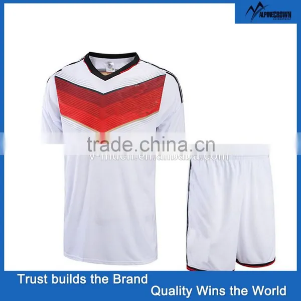 Wholesale Customized 100% Polyester High Quality Men Soccer Jersey Football Team Sets photo-4