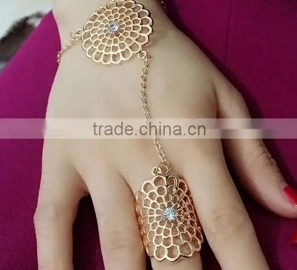 Latest Gold Finger Ring Designs Hollow Sun Shape Gold Women's Finger Ring Bracelet photo-4