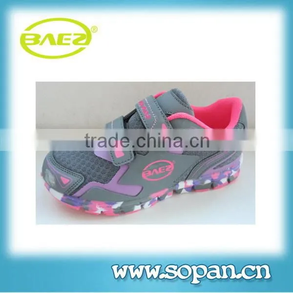 New Design Kids Athletic Shoes With Camouflage Outsole photo-2