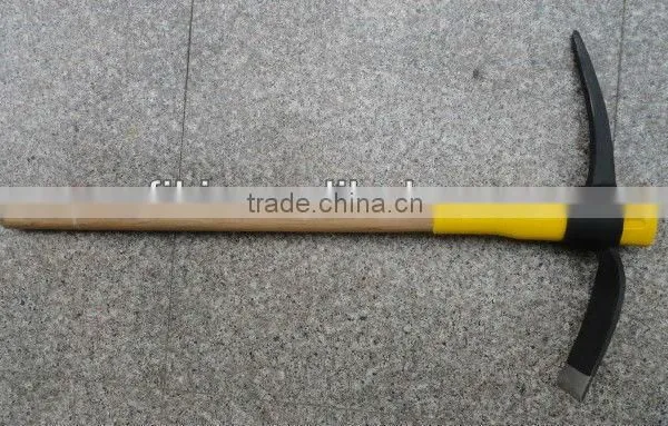 Pickaxe with handle