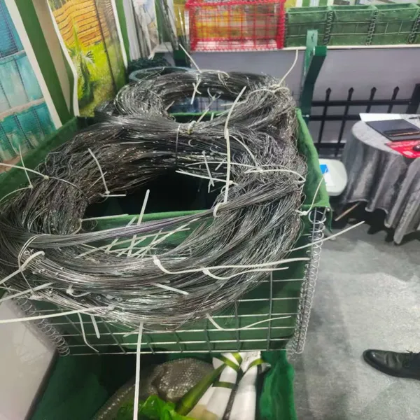 Barbed Wire Mesh Fence - Robust Perimeter Protection for Industrial & Commercial Use photo-4