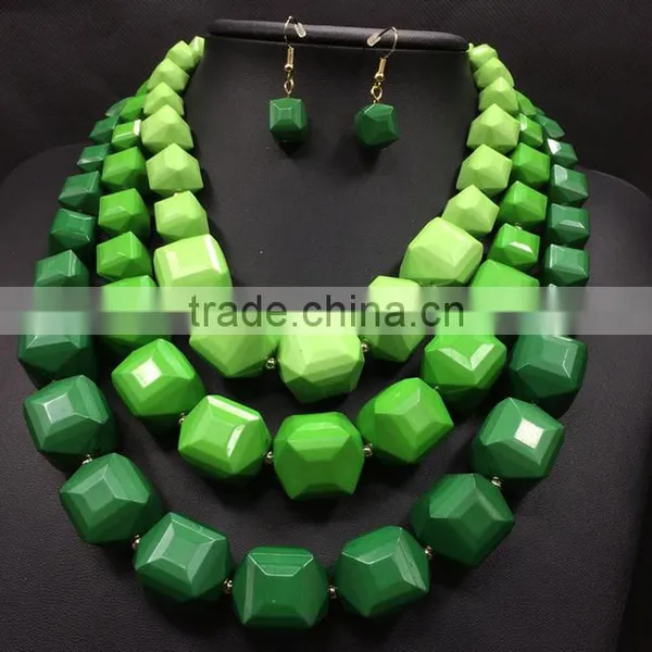 2016 Latest Design Heavy Acrylic Necklace Set Multilayer Bulk Necklace Set photo-2