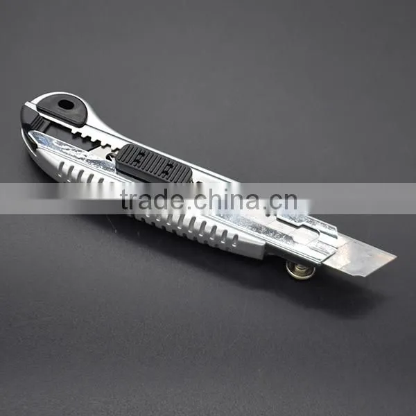 Five Pcs Blades Two-tone Sliding Utility Knife With Fasten Lock on the Back