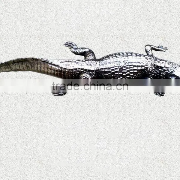 NICKLE PLATED METAL CROCODILE STATUE FOR HOME & GARDEN DECORATION, GARDEN DECORATION CROCODILE