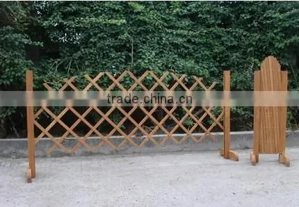 Wood Expanding Fence