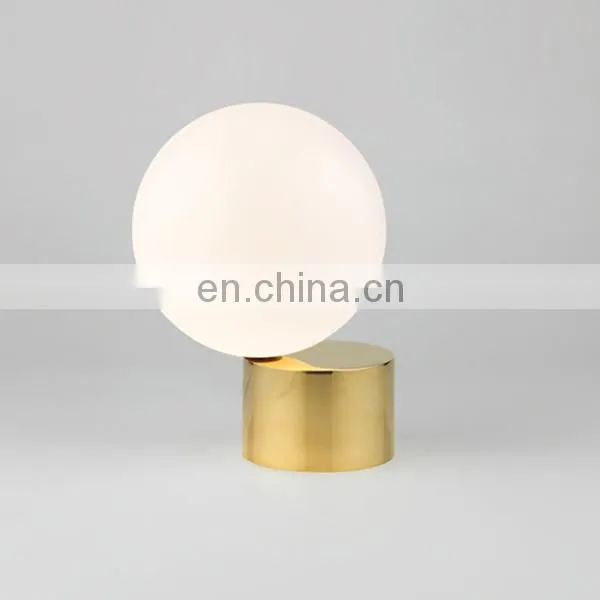 Guangdong Nordic Metal Gold Table Lamp for Living Room photo-2