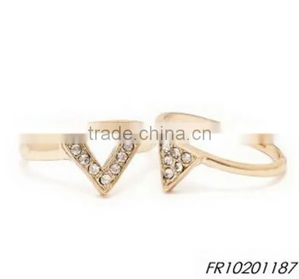 Pave Crystals Triangle & "V" Shape Ring Set Diamonds Gold Engagement Rings photo-2