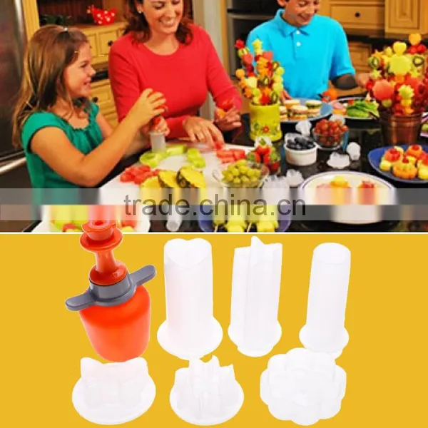 New Fashion Creative Kitchen Vegetable Fruit Plastic Fruit Shape Cutter Slicer Food Decorator Fruit Cutter SV018524 photo-3