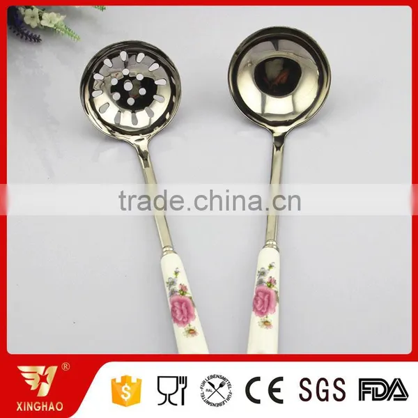 Fine Chinese Kitchen Cookware With Flower Pattern Printed Ceramic Handle