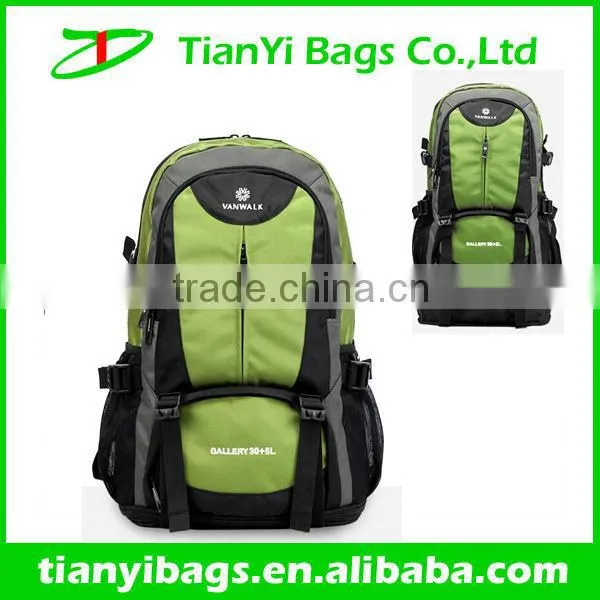 Expandable zipper bottom multifunctional backpack
