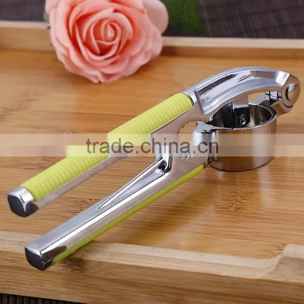 Factory Price Double Use Top Quality Multifunctional Accessories Garlic Press photo-3