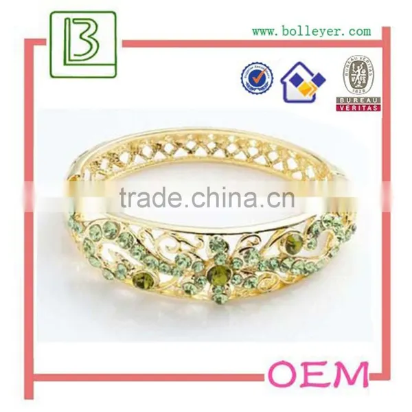 Female Charming Crystal Bangle Bracelet photo-3