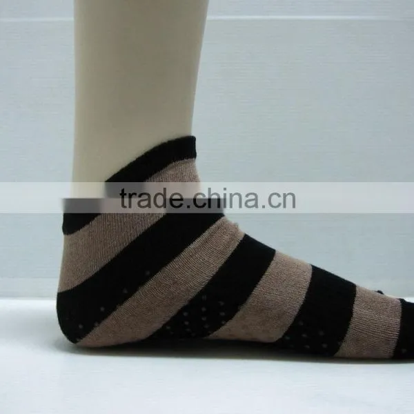 Tan/ Black Anti Slip Yoga Socks photo-3