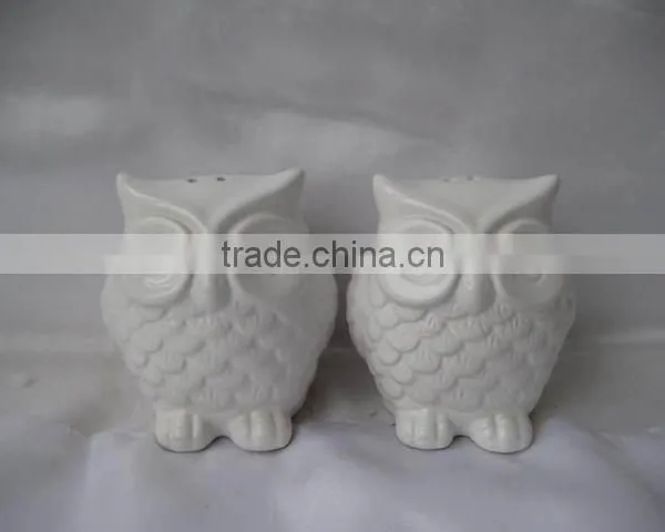 Wedding Favors Owl Ceramic Salt and Pepper Shakers