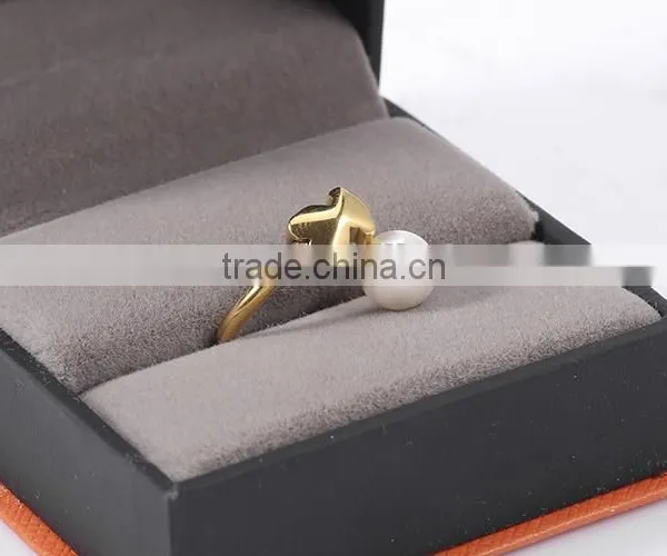 China Wholesale Touch Love Fashion Stainless Steel Teddy Bear Pearl Elegant Women Ring photo-3