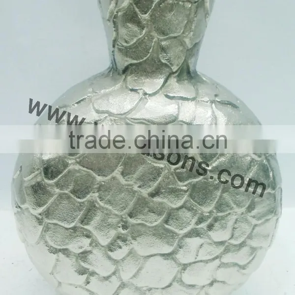 Hammered Patterns in Sugar Style Metal Vase in Mirror Polish Made in Sheet Aluminium photo-5