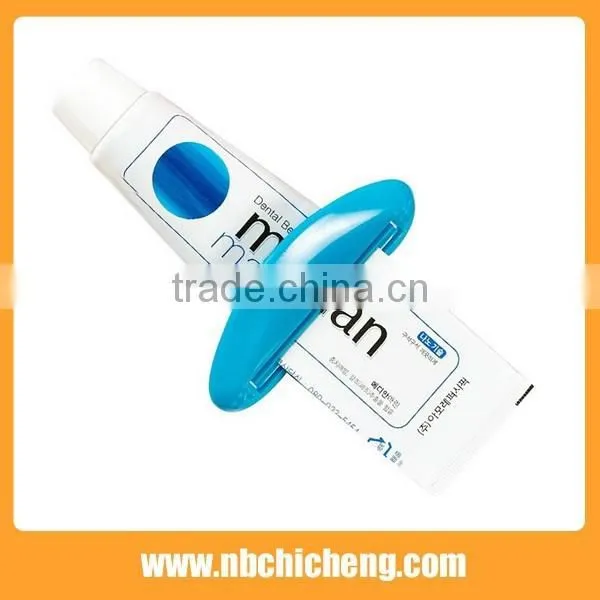 3pcs Promotional Plastic Mini Toothpaste Squeezer Dispenser photo-3