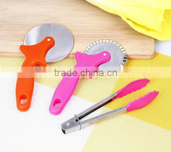 Hot Pink PP Handle Bakeware Pizza Cutter photo-3