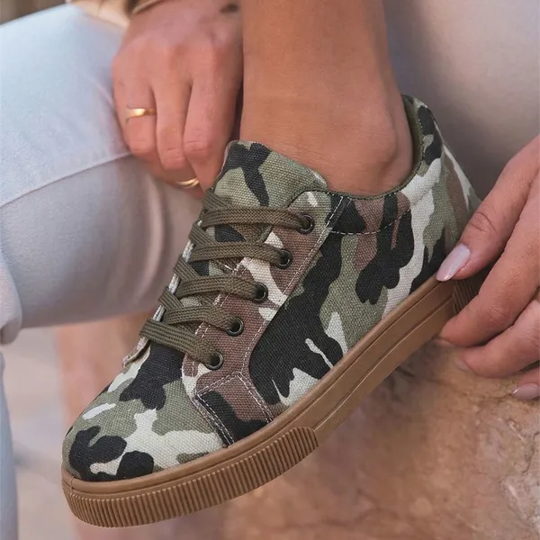 Camel Retro Jacquard PU Leather Patchwork Casual Sneakers Four Leaf Clover Camouflage Print Lace-up Flat Shoes Wholesale Fashion Sneakers photo-2