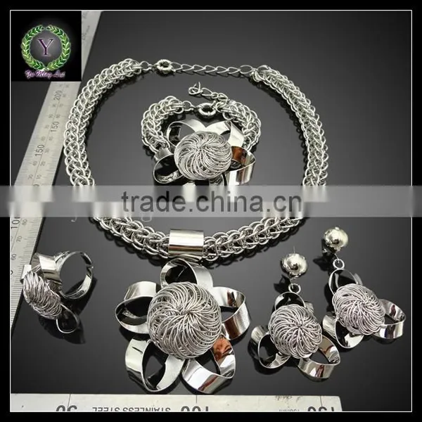 Beatiful Fashion Jewerly Set in Silver photo-2
