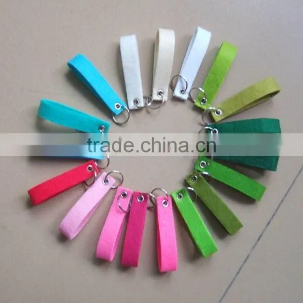 #14051136 China factory directly selling eco-friendly craft keychain made of felt material