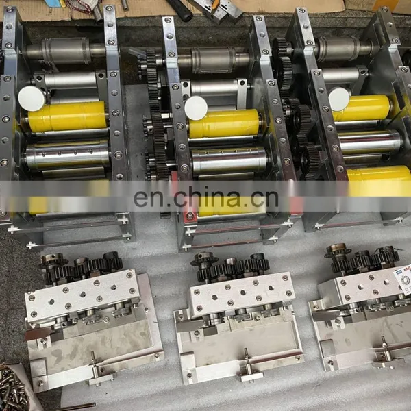 Ultrasonic Face Nose Bridge Welding for Folding Conveyor Rollers Machine Clipart photo-6