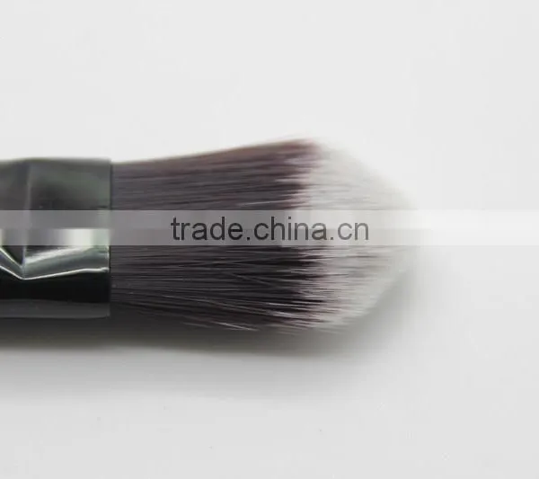 High Quality Nylon Hair Wooden Handle Foundation Brush photo-4