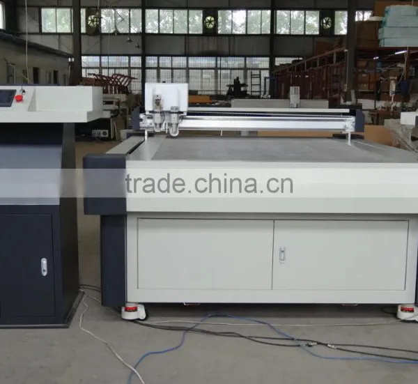 CNC Oscillating Knife Cutting Machine Flat Bed Leather Shoes Cutting Machine