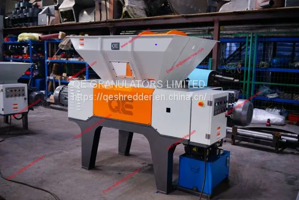 Tires metal rubber wood solid material recycling QSD double shaft shreddeer