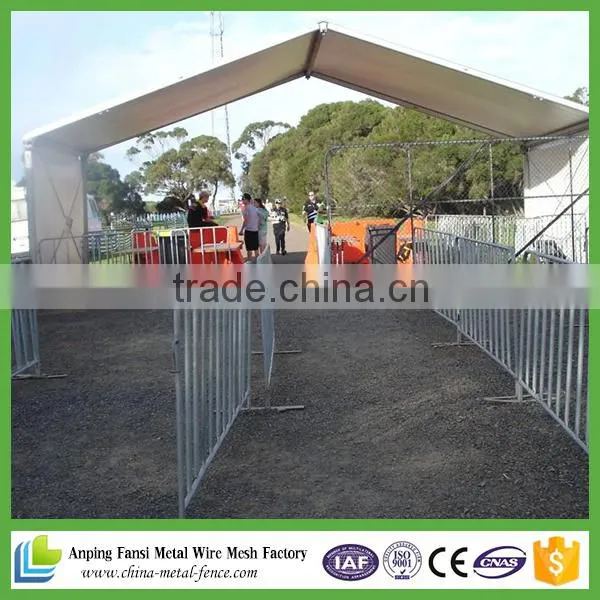 Interlocking Strong Metal Temporary Road Safety Barriers photo-4