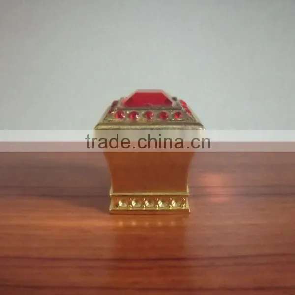 Shiny Gold Metal Perfume Cap With Rectangle Shape