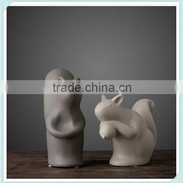 Resin Squirrel Statue Squirrel Figurine for Home Decoration photo-2