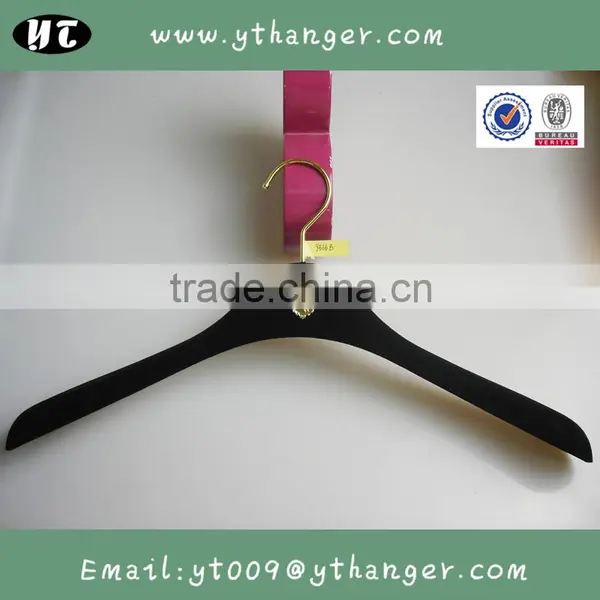 HA6986 Black Barande Hanger With Gold Logo Velvet Flocking Coat Hanger Supplier's Choice photo-3