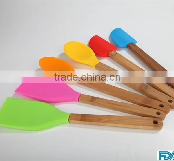 2015 Neweast Silicone Spatula Silicone Cake & Butter Knife With Wooden Handle photo-5