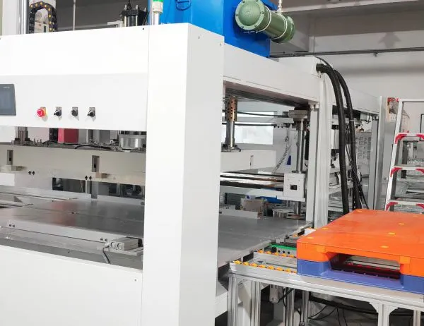 Auto Plastic Pallet Sheet Plate Board Hot Plate Welding Machine for Pallet photo-5