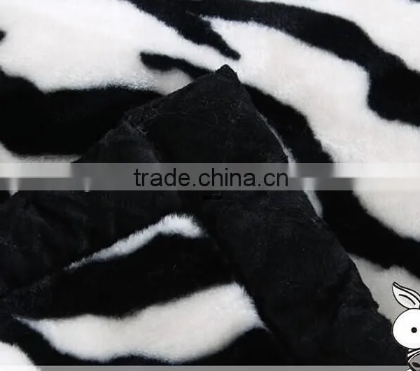 Fashionable Zebra-stripe Printed Warm Flannel Blanket photo-3