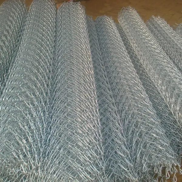Galvanized Chain Link Fence With Tension Bars for Enhanced Stability photo-4
